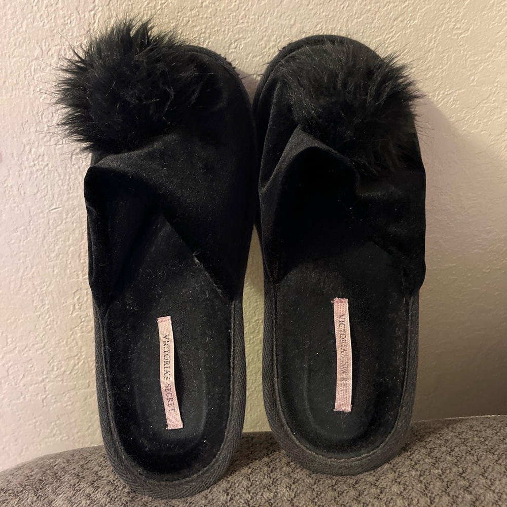 Victoria's Secret Black Fuzzy Women's Slippers